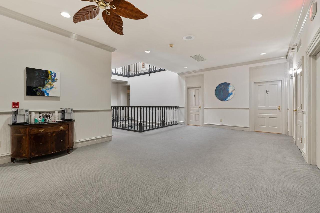 Hotel The Audubon Llc 4*